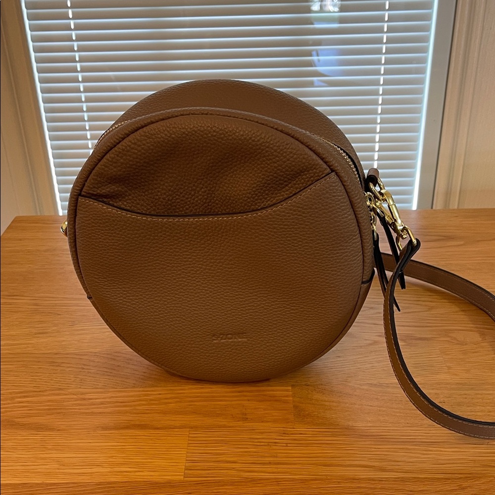 Elegant Brown Leather Crossbody Bag